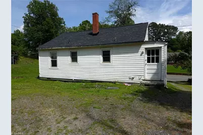410 Worth Street, Mount Airy, NC 27030 - Photo 2