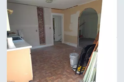 410 Worth Street, Mount Airy, NC 27030 - Photo 4