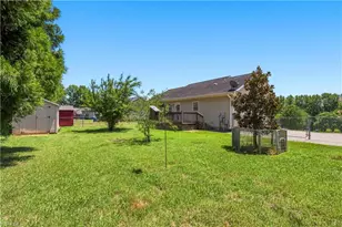 105 McCleskey Dr, Yadkinville, NC 27055 - Photo 42