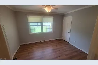 212 Vandyke Street, Kernersville, NC 27284 - Photo 6