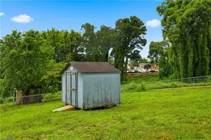 3020 Pearson St, North Wilkesboro, NC 28659 - Photo 32