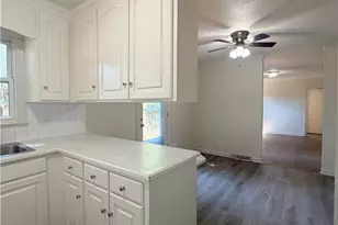 5701 Cates Dr, Greensboro, NC 27409 - Photo 16