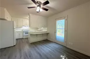 5701 Cates Dr, Greensboro, NC 27409 - Photo 14