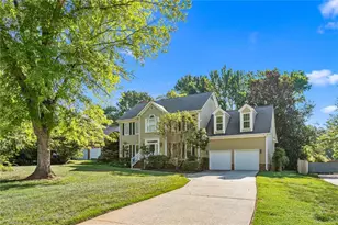 1816 Tennyson Ct, Greensboro, NC 27410 - Photo 2