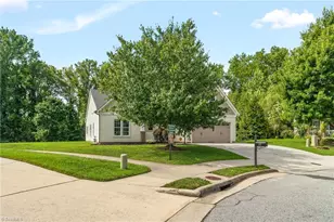 209 Waters Edge Dr, Archdale, NC 27263 - Photo 4