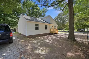 1136 Montlieu Ave, High Point, NC 27262 - Photo 2