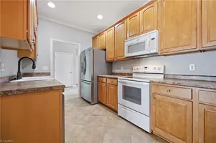 375 Northbridge Dr, High Point, NC 27265 - Photo 12