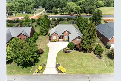 4617 Kellys Trail, Winston-Salem, NC 27101 - Photo 10