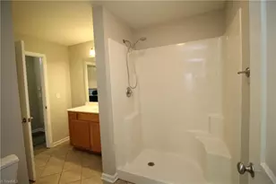 7100 W Friendly Ave, Greensboro, NC 27410 - Photo 16