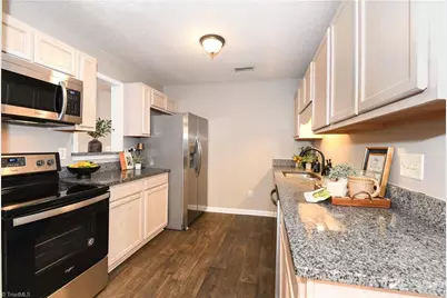 5805 Battery Drive #2D, Greensboro, NC 27409 - Photo 8