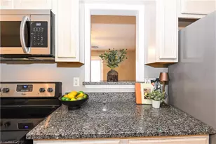 5805 Battery Dr, Greensboro, NC 27409 - Photo 12