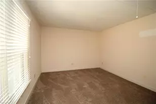 33 Cedar Knoll Dr, Greensboro, NC 27407 - Photo 16