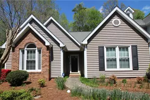 33 Cedar Knoll Dr, Greensboro, NC 27407 - Photo 2
