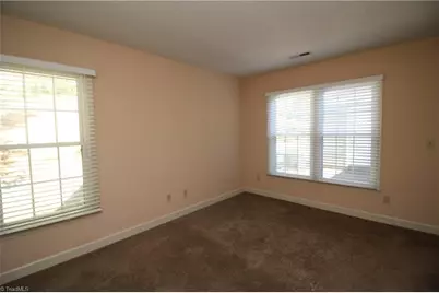 33 Cedar Knoll Drive, Greensboro, NC 27407 - Photo 14