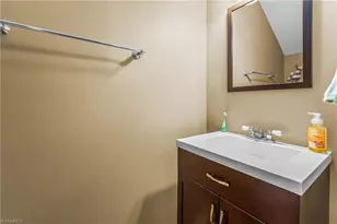 2221 Stonecutter Dr, Winston-Salem, NC 27103 - Photo 10