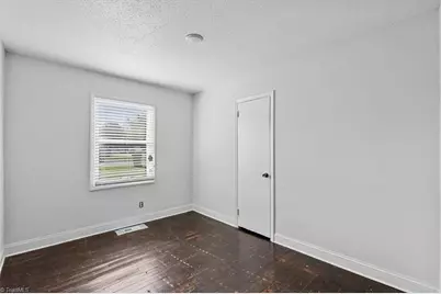1724 Glenwood Avenue, Greensboro, NC 27403 - Photo 18