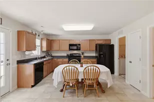 1533 Hamilton Hills Dr, Greensboro, NC 27406 - Photo 6
