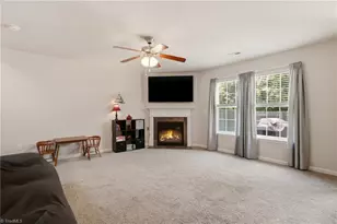 1533 Hamilton Hills Dr, Greensboro, NC 27406 - Photo 4