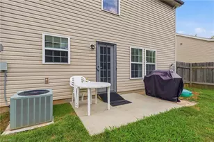 1533 Hamilton Hills Dr, Greensboro, NC 27406 - Photo 32