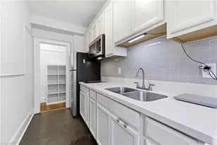 828 Elm St, Greensboro, NC 27401 - Photo 12