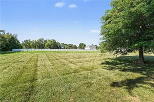 8025 Reynolda Rd, Pfafftown, NC 27040 - Photo 38