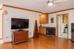 612 Wildwood Ln, Graham, NC 27253 - Photo 12