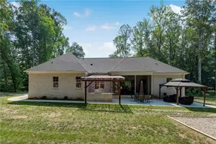 3611 Summit Lakes Dr, Browns Summit, NC 27214 - Photo 40
