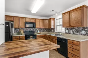 3869 Hickswood Creek Dr, High Point, NC 27265 - Photo 14
