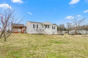 445 Key St, Burlington, NC 27217 - Photo 2