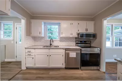 2512 Westmoreland Drive, Greensboro, NC 27408 - Photo 18