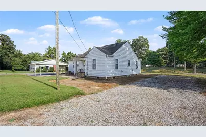 1500 W Academy Street, Madison, NC 27025 - Photo 2