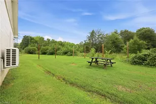 404 Glen Raven Rd, Burlington, NC 27217 - Photo 32