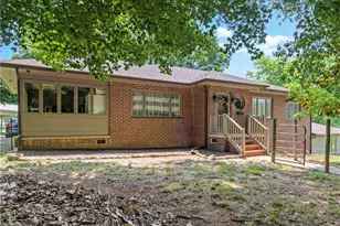 226 Pleasant Hill Dr, Elkin, NC 28621 - Photo 1