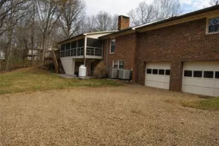 408 Colonial Dr, North Wilkesboro, NC 28659 - Photo 22