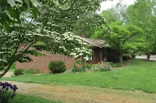 408 Colonial Dr, North Wilkesboro, NC 28659 - Photo 4