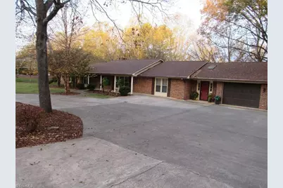 408 Colonial Drive, North Wilkesboro, NC 28659 - Photo 2