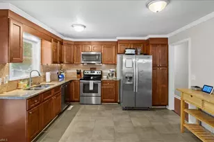 7191 Smokerise Ln, Kernersville, NC 27284 - Photo 12
