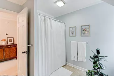 925 Ashley Glen Drive, Winston-Salem, NC 27106 - Photo 32