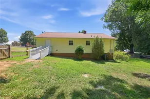 8506 Arapahoe Dr, Stokesdale, NC 27357 - Photo 28