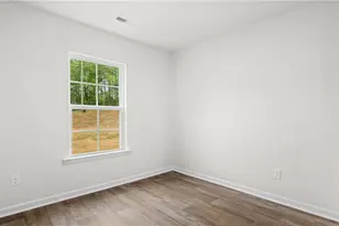 2709 Orange Blossom St, Greensboro, NC 27406 - Photo 4