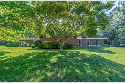 116 Maplewood Avenue, Thomasville, NC 27360 - Photo 1