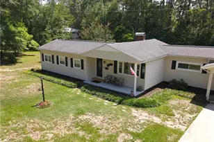 202 Walnut St, Hamlet, NC 28345 - Photo 2