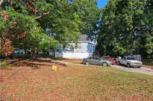 1005 Ava St, Burlington, NC 27215 - Photo 6