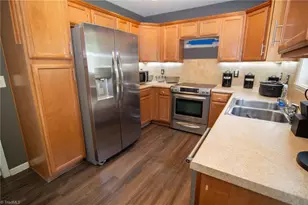 1156 Waterlyn Dr, Greensboro, NC 27405 - Photo 14