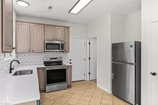 2215 Bradford Glen Cir, Winston-Salem, NC 27107 - Photo 8