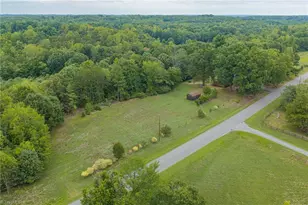 1401 Walnut St, Reidsville, NC 27320 - Photo 2