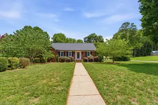 925 Branchwood Dr, Kernersville, NC 27284 - Photo 1