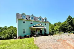 243 Hunter Ridge Ln, Ararat, NC 27007 - Photo 4