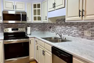 148 Wyndham Ct, High Point, NC 27265 - Photo 6