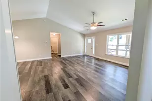 121 Maplewood Ave, Thomasville, NC 27360 - Photo 4